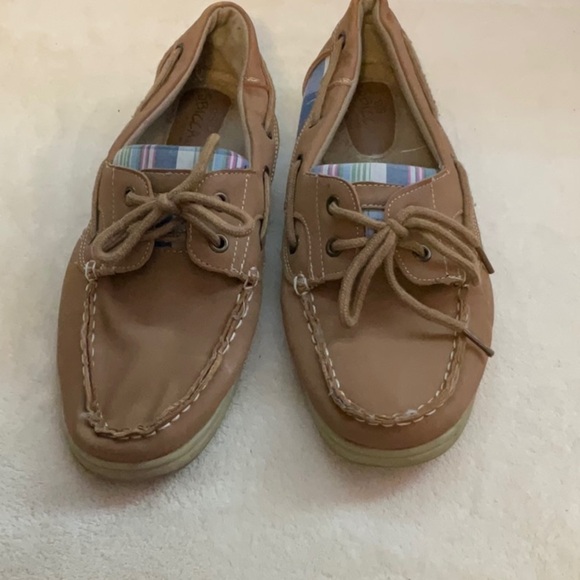 Sbicca Tan Loafers with Striped Detail - Picture 1 of 7